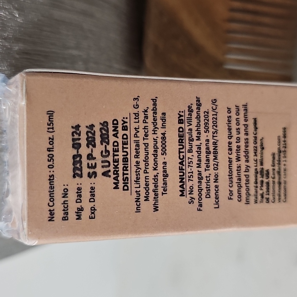 Vēdix Roha Rosemary Essential Oil & Comb - Picture 7 of 9
